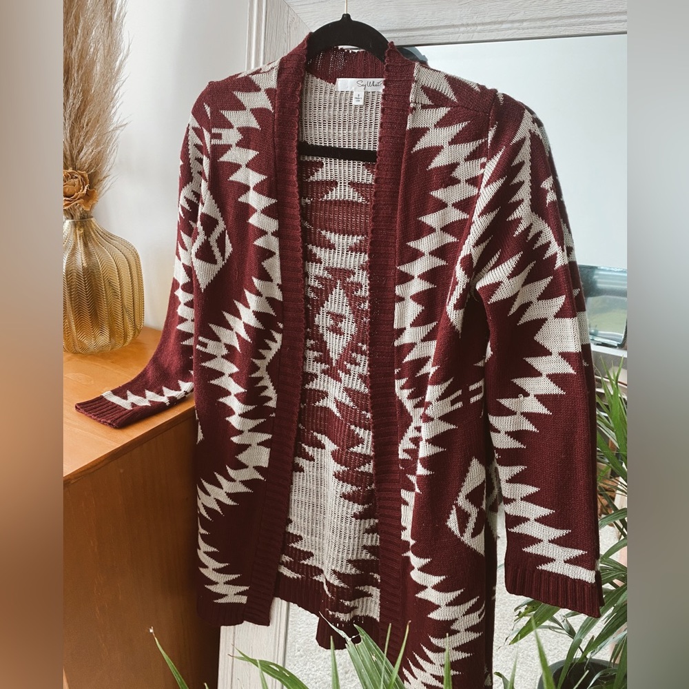 Western 3/4 length sleeve knit sweater. Size S